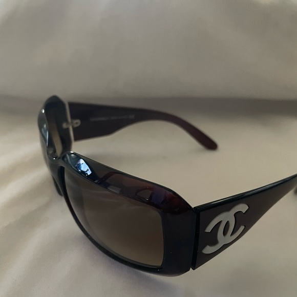 Chanel Vintage sunglasses - Picture 1 of 7